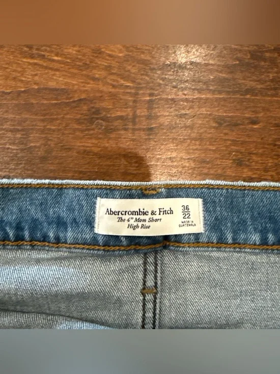 A&F Mom Short - Picture 2 of 3